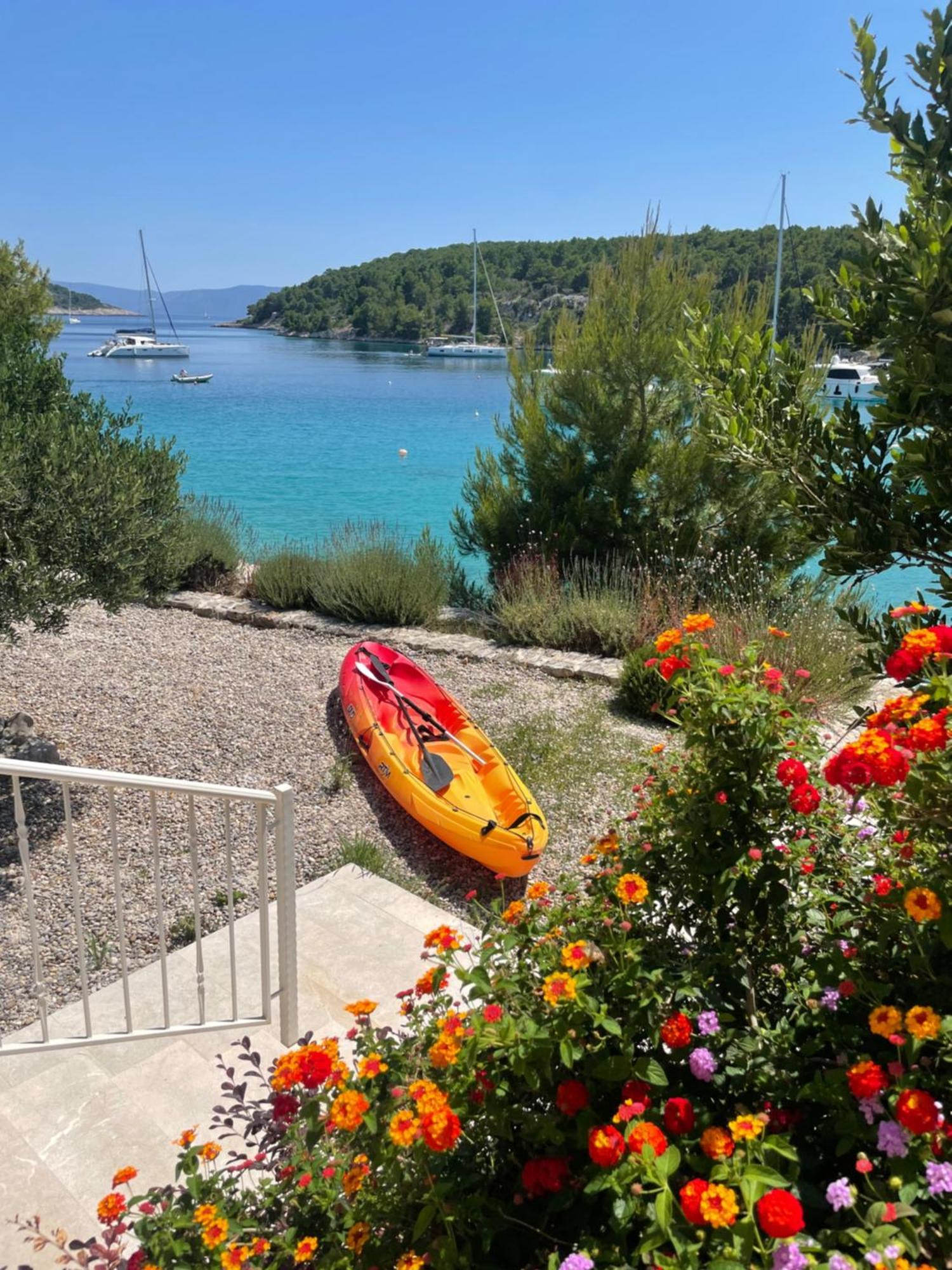 Luxury Villa Kate - In Lucice Bay With Turquoise Sea, Amazing Seaviews, And Heated Pool Милна Экстерьер фото