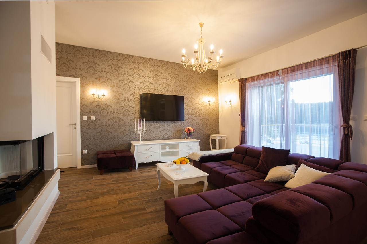 Luxury Villa Kate - In Lucice Bay With Turquoise Sea, Amazing Seaviews, And Heated Pool Милна Экстерьер фото