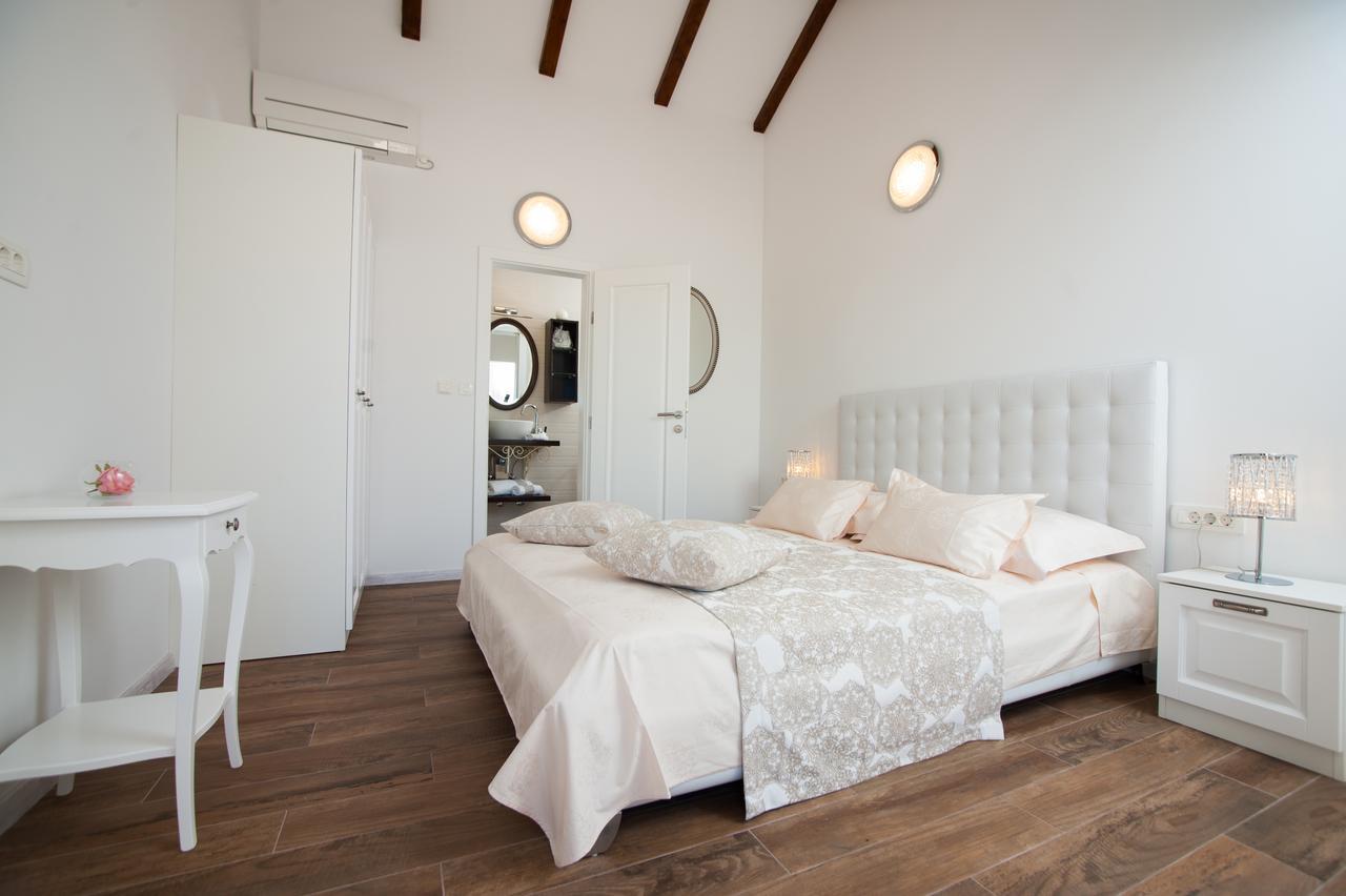 Luxury Villa Kate - In Lucice Bay With Turquoise Sea, Amazing Seaviews, And Heated Pool Милна Экстерьер фото